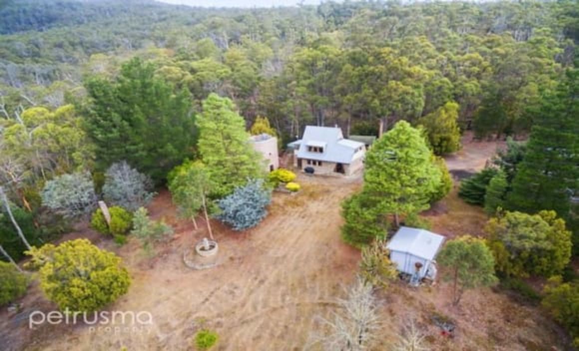 Turreted Derwent Valley home with bush views sold for $380,000 