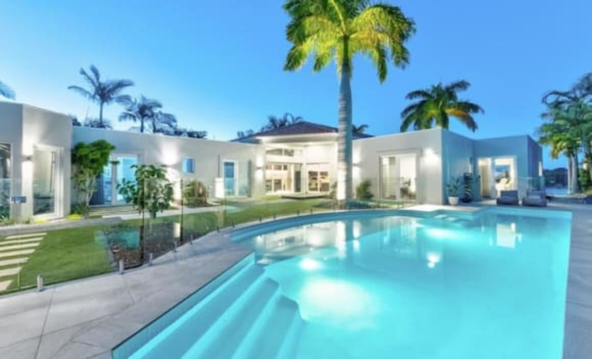 Selling Houses Australia host Andrew Winter buys Mermaid Beach home