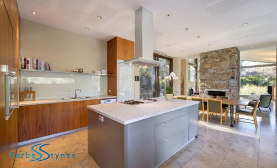 Thredbo price record set to fall with listing of ski chalet Tussock