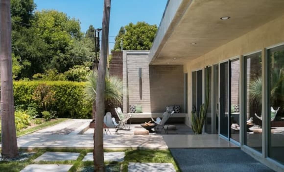 Actress Rachel Griffiths gets offer on longtime Los Angeles home
