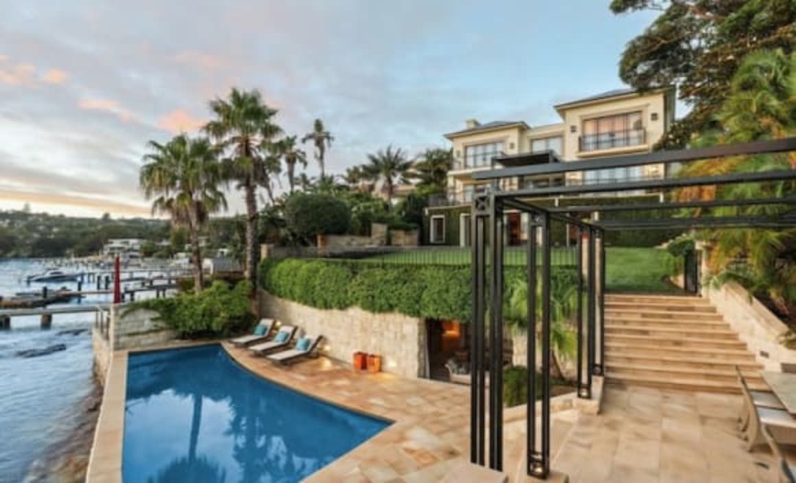 Top 20  Sydney trophy home listings shrink in 2019