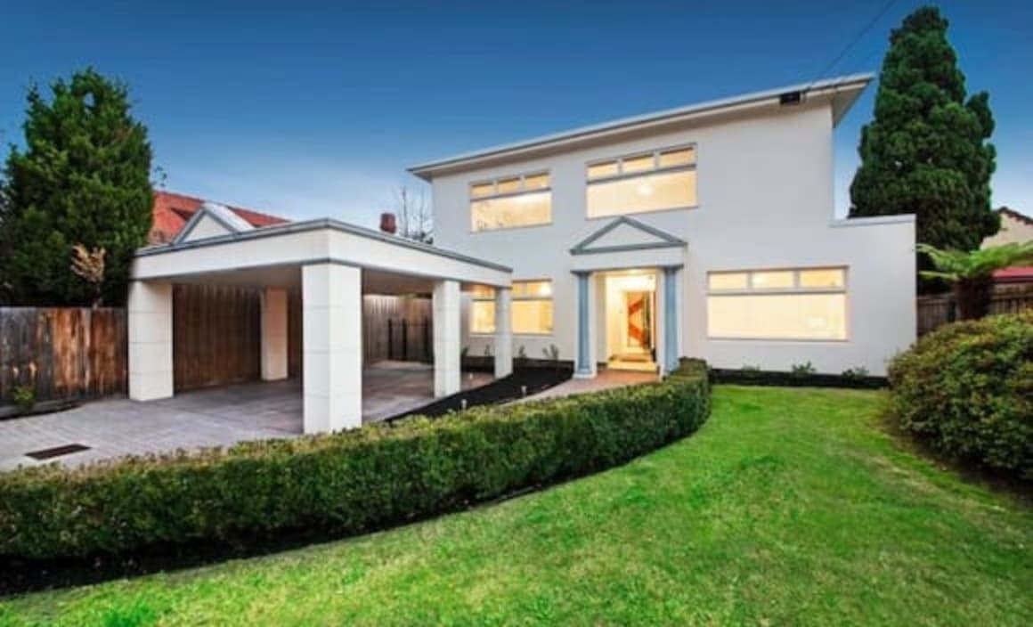 $60,000 loss taken on Melbourne apartment, as weekend auction results improve 