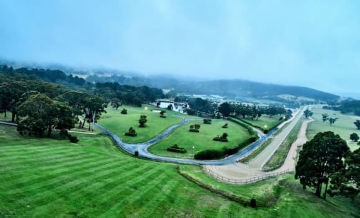 Horse trainer Lloyd Williams relists Macedon Lodge