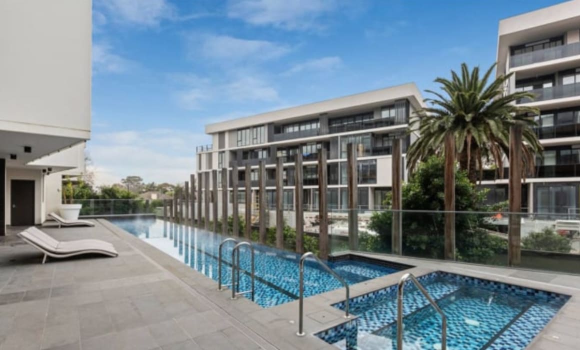 Sandy Hill Penthouse: What's within walking distance from this Sandringham property?