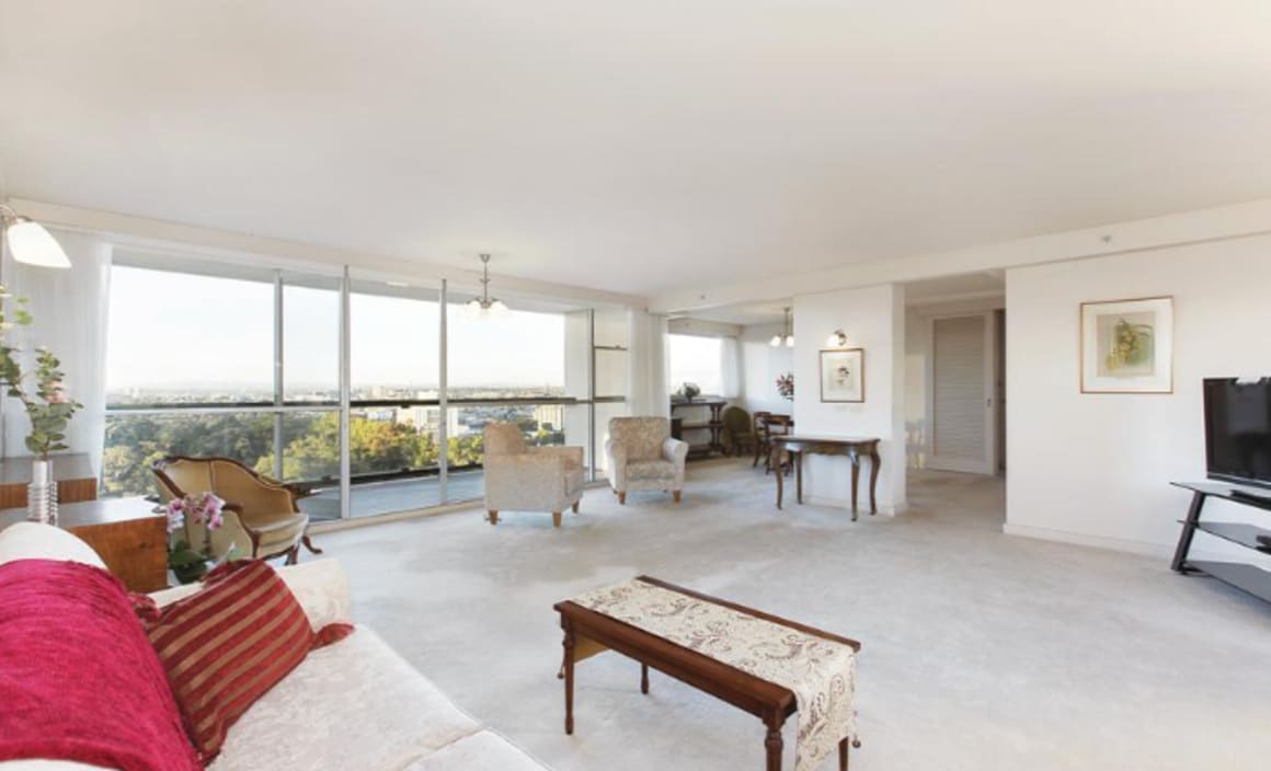 Robin Boyd designed Domain Park, South Yarra apartment sa...