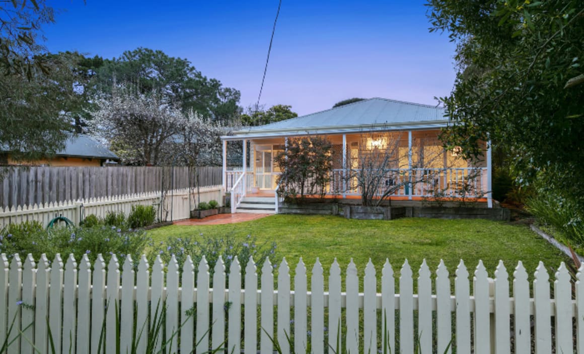 Late sports broadcaster Drew Morphett's Mt Martha holiday home listed