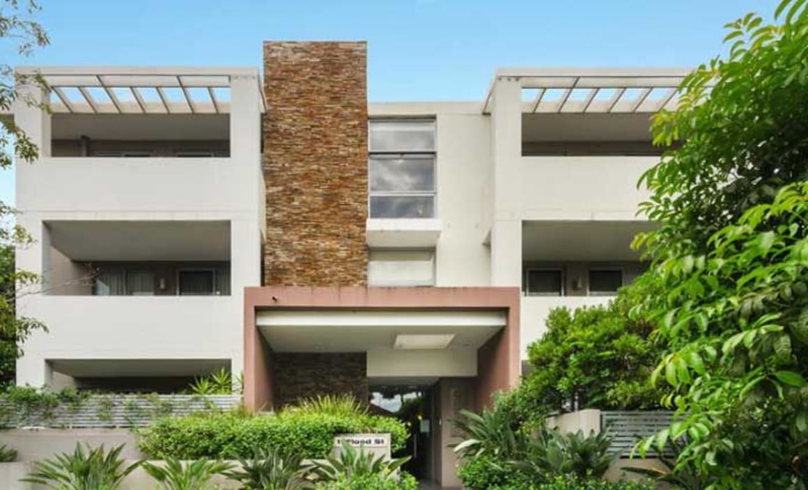 Model Jordan Stenmark buys in Bondi