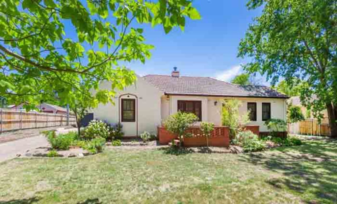 Former Treasurer Joe Hockey lists redundant Canberra home