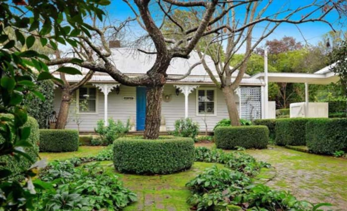 Anjele, the 1880s Burrawang weatherboard cottage listed