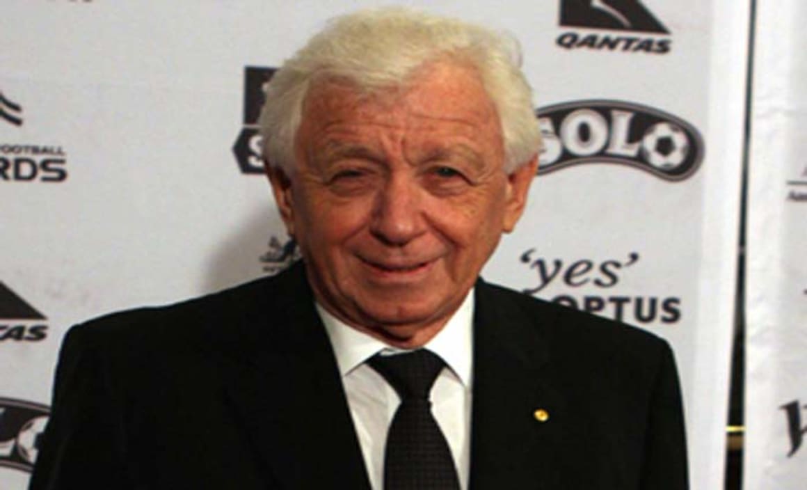 Frank Lowy to retire as chairman of Scentre Group