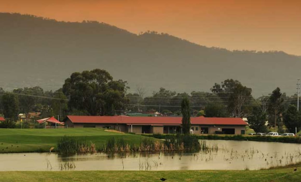 Tamworth golfing complex The Longyard Golf Course on the market