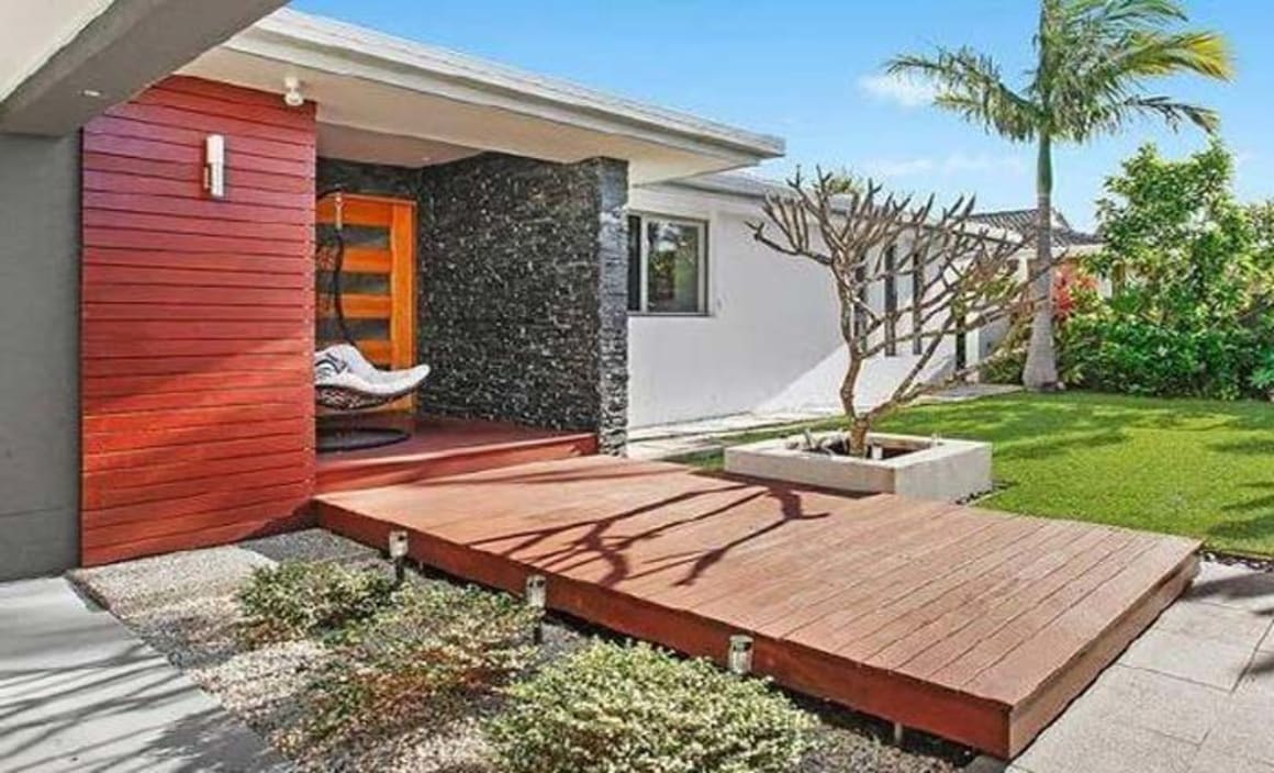 Titans' Graham Annesley lists Bundall, Gold Coast home