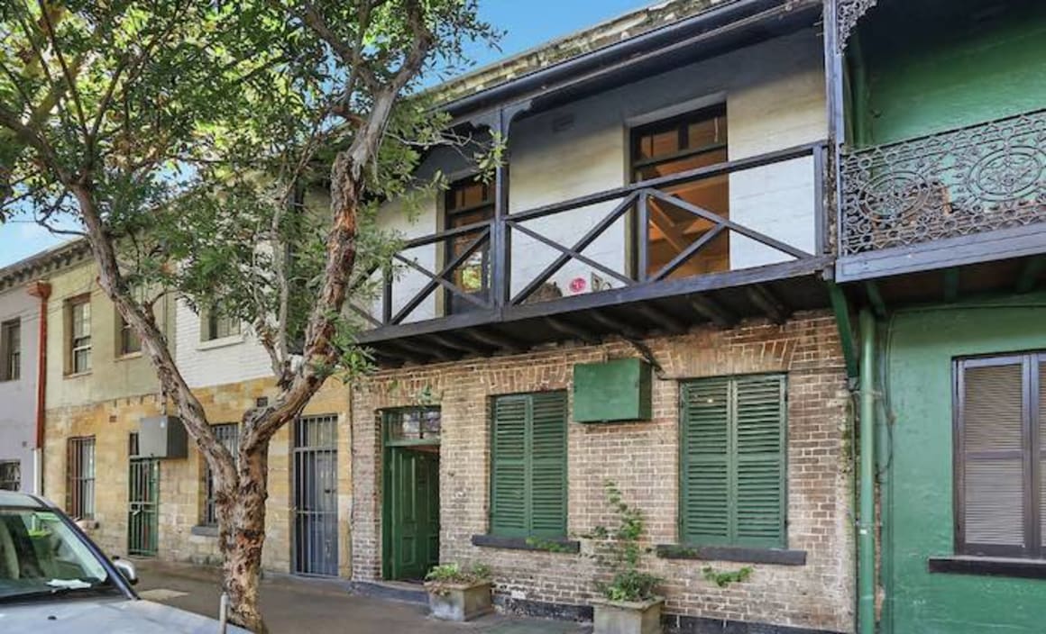 Low volumes but weekend auctions show stronger sales trend 