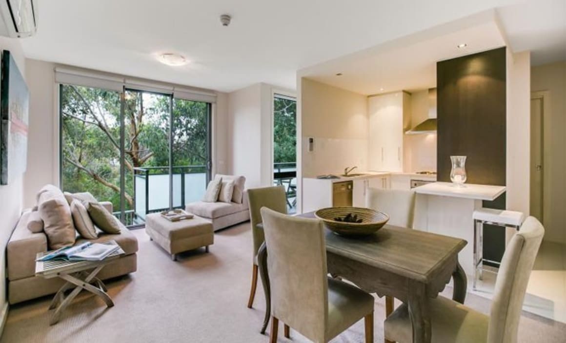 Late AFL legend Tom Hafey's Frankston apartment for December auction