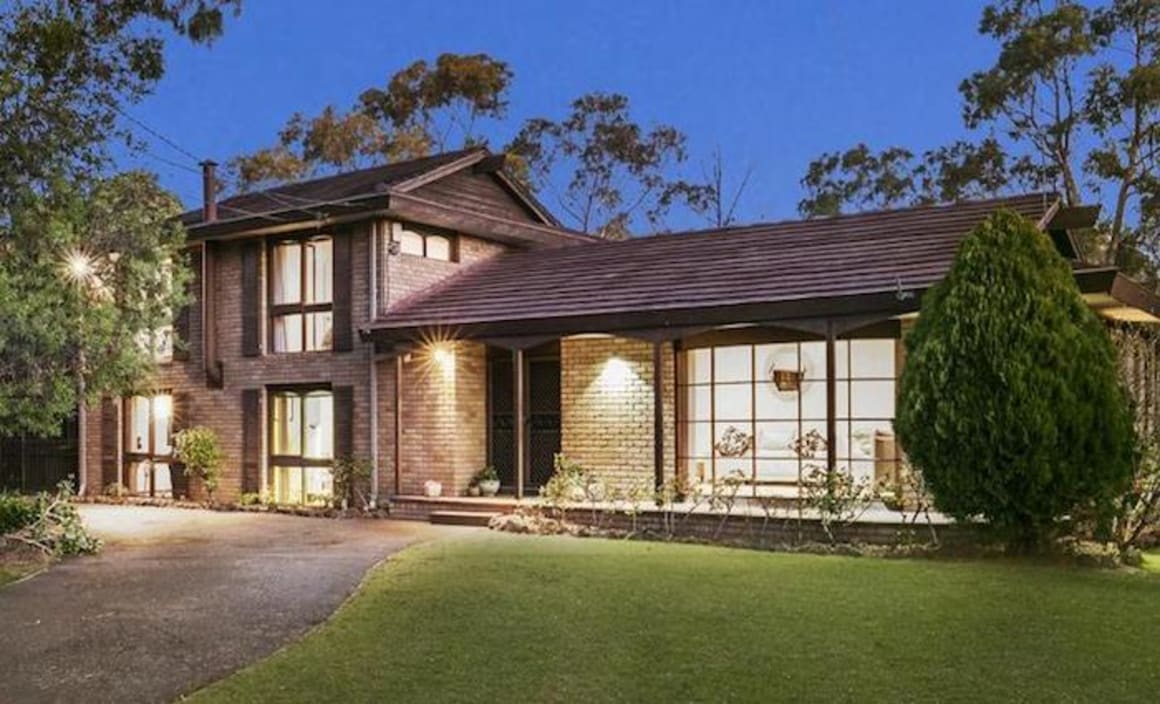 Boxing Legend Johnny Famechon lists Frankston South home