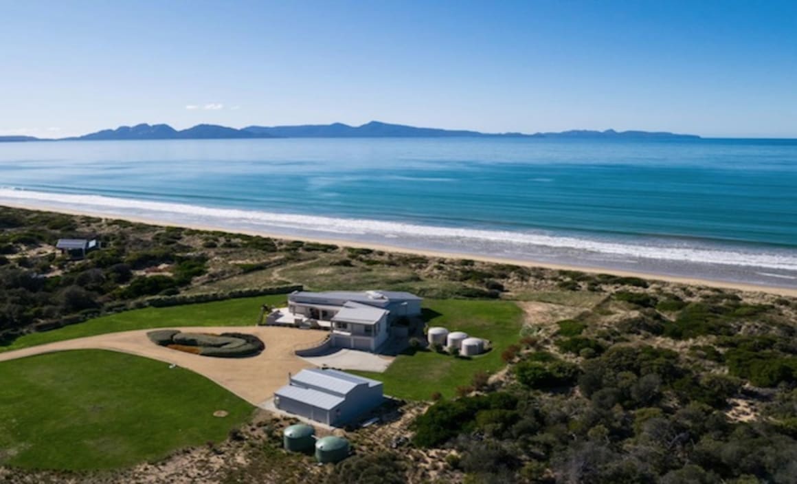Horizons on the Beach listed at 1,295,000
