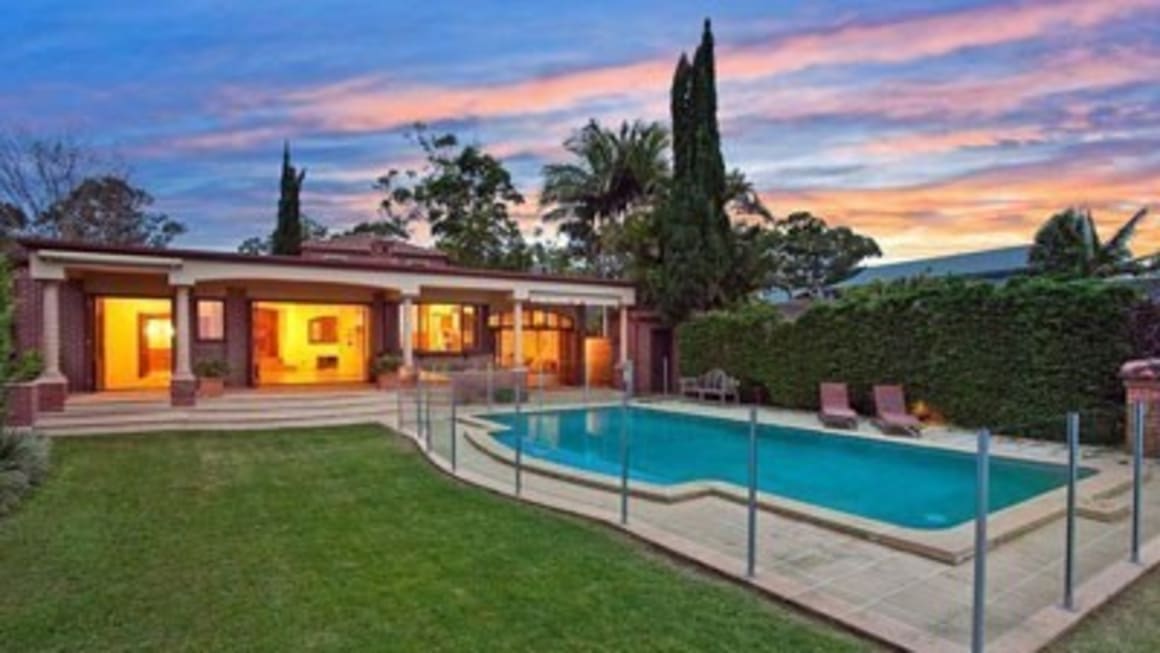 Professional golfer Rodger Davis lists Burleigh Heads trophy home