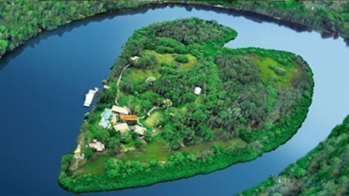 Sir Richard Branson's Noosa getaway, Makepeace Island, booked out for summer in the tropics