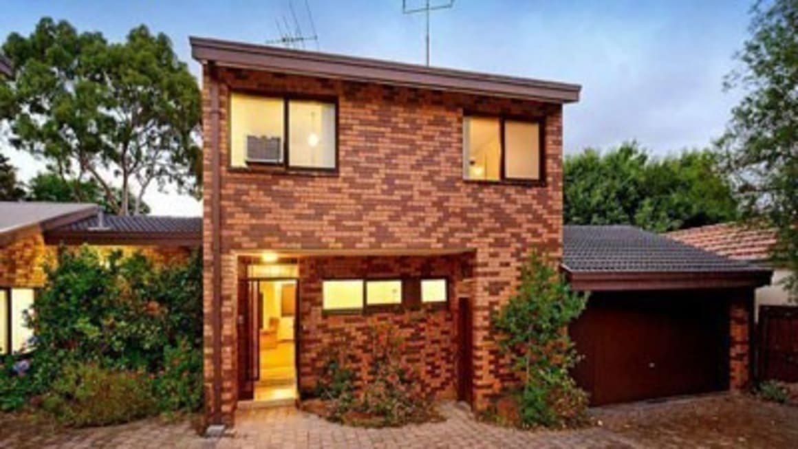 Seventies townhouse façade turns off Melbourne buyers in property auction tipping competition