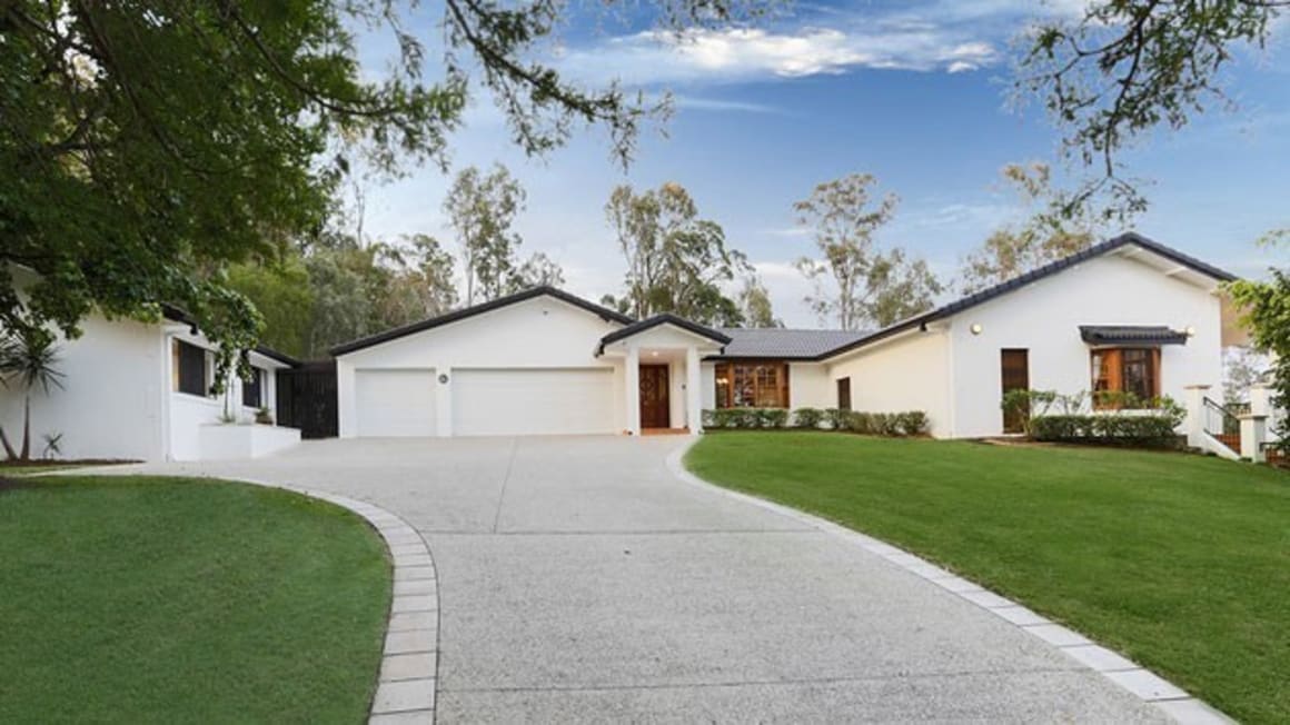 Power couple's Queensland home up for auction today