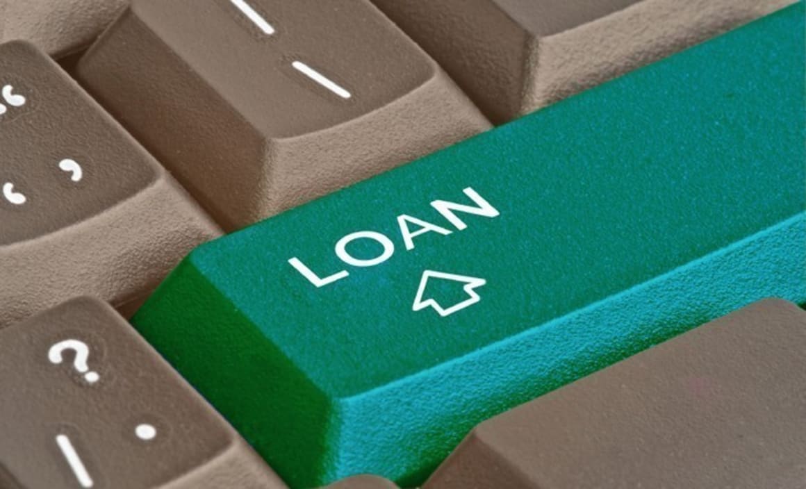 Should you get your mortgage online or use a broker?