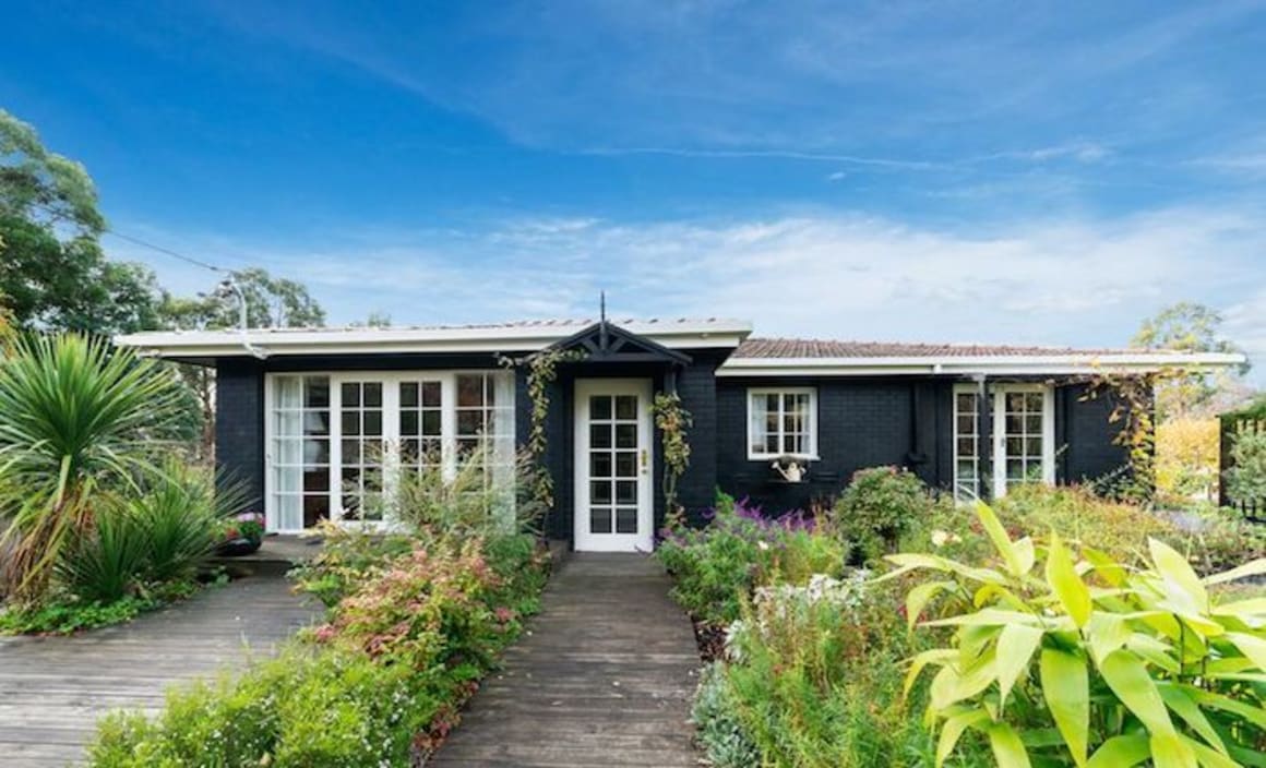 Waterfront trophy home on D'Entrecasteaux Channel listed 