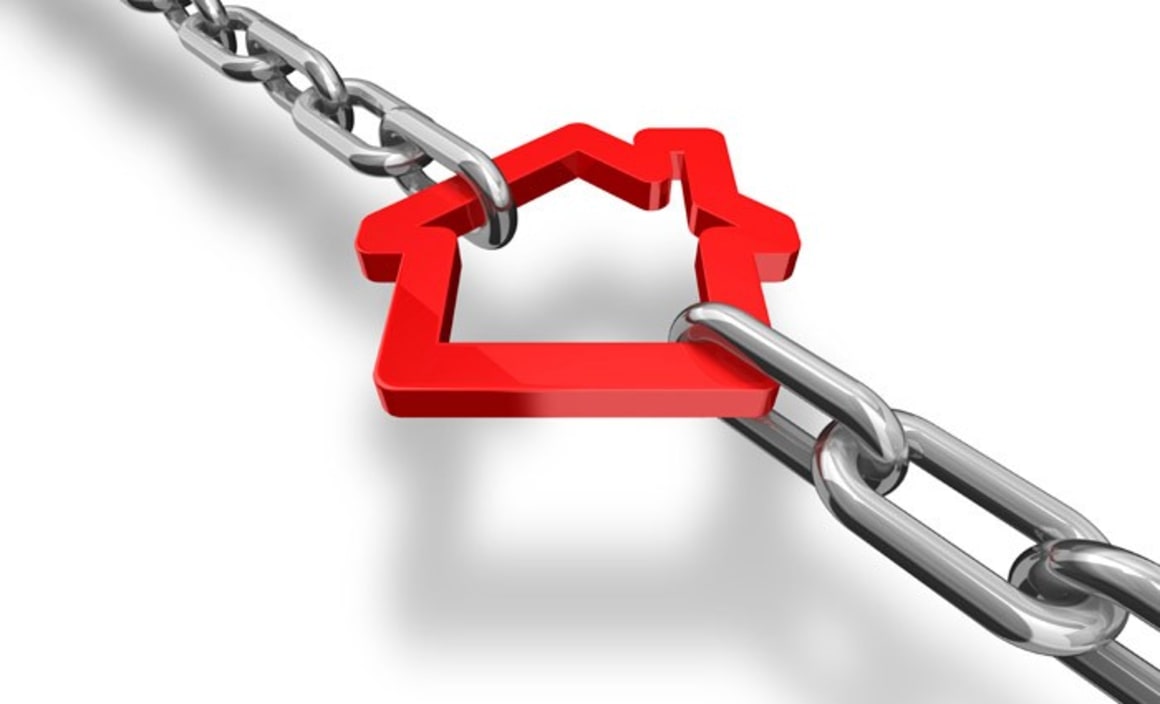 The property supply chain: The effect of building approvals on property values