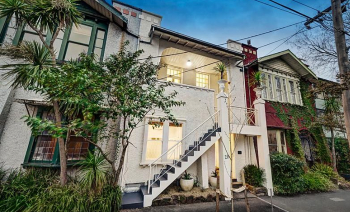 Paul Jennings sells St Kilda property prior to auction