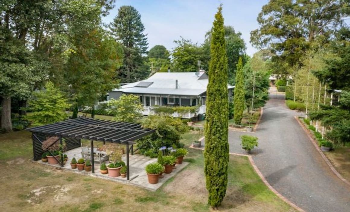 Sigma director David Bayes sells Trentham East weekender