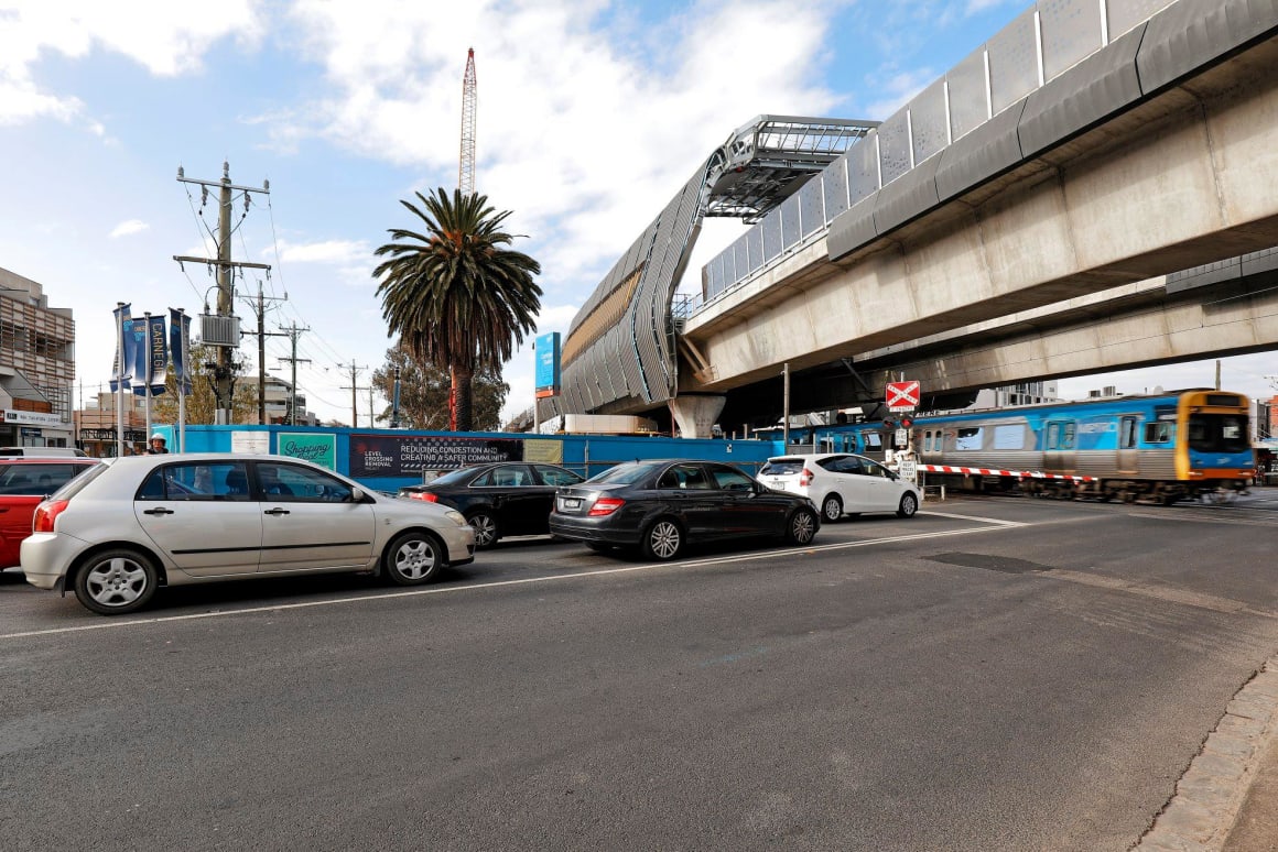 Final Dandenong corridor level crossings to be removed by June 17th