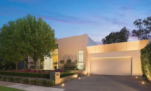 Melbourne hands reins to Canberra as weekend auction success rate weakens in gallop to list