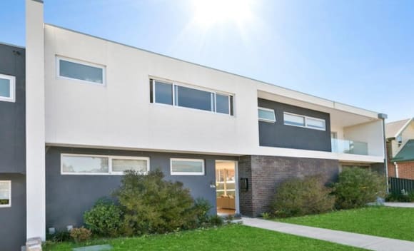 Oscar winner and NRL star opt against weekend auctions