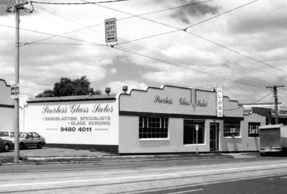 Peerless Glass Sales, c.1987. Image: Wolf&Lamb Top 8 selling points of the luxury Preston apartments, Verre