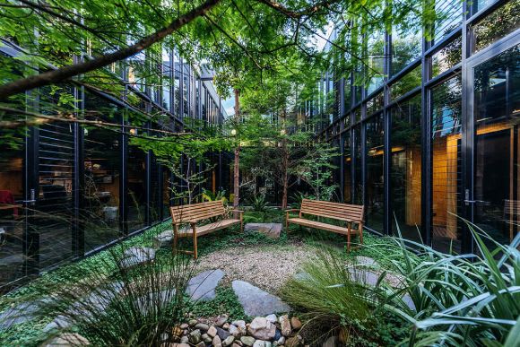 'The Commons' CEO Cliff Ho discusses the differences between co-working spaces vs traditional offices