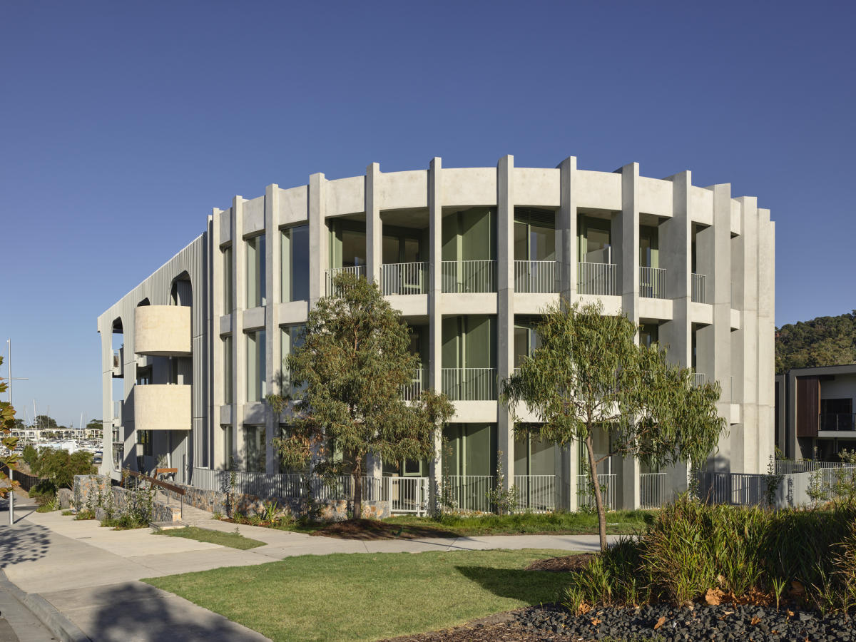 Osprey, Safety Beach