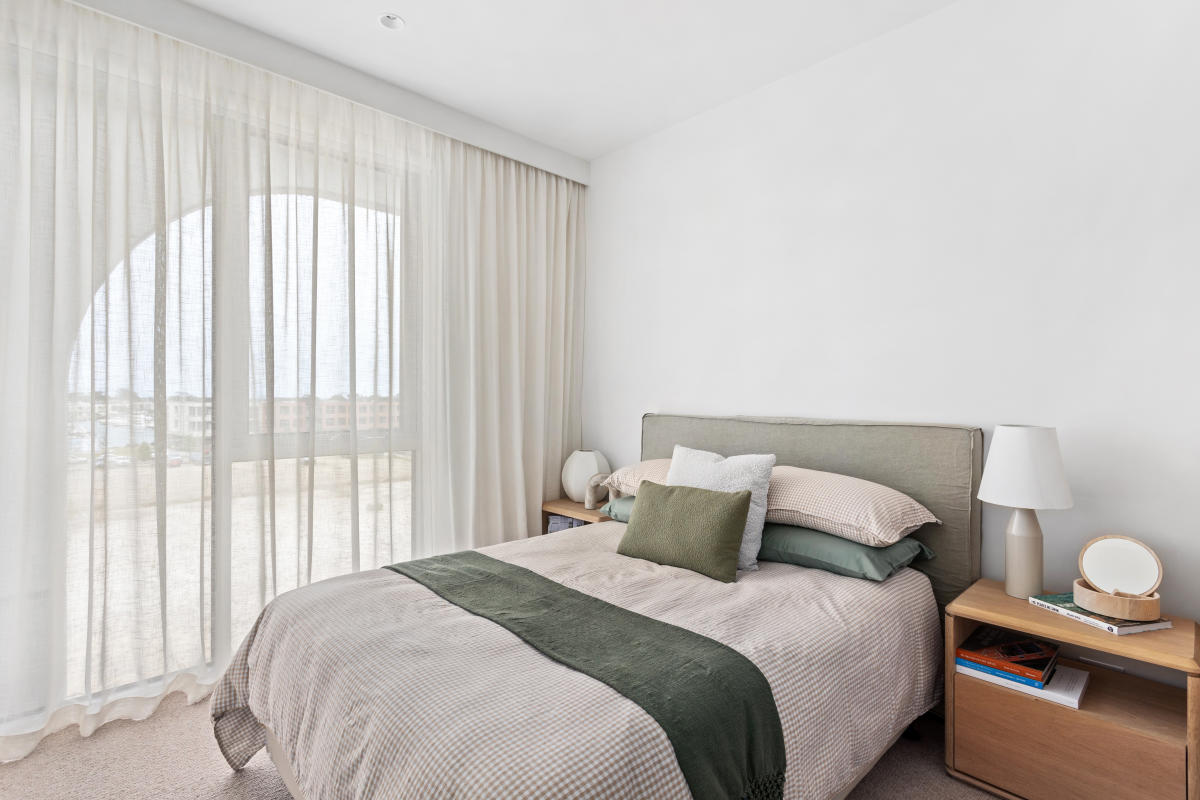 Osprey, Safety Beach