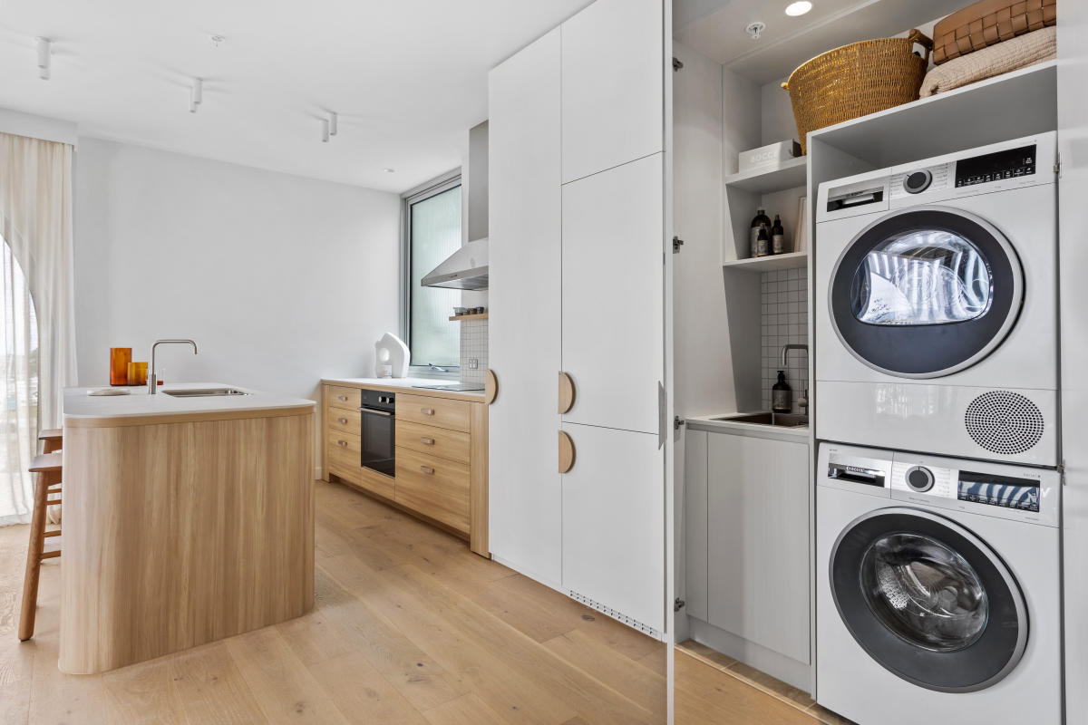 Osprey, Safety Beach