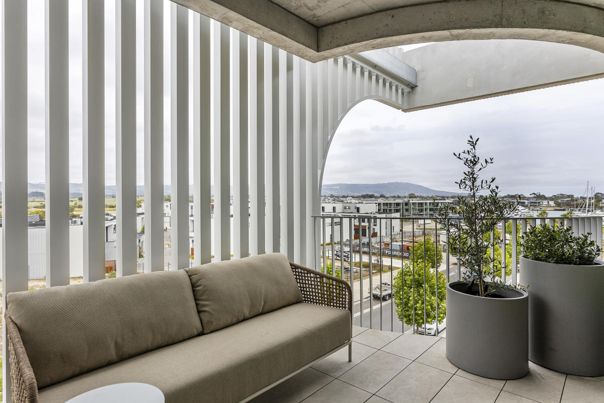 Osprey, Safety Beach