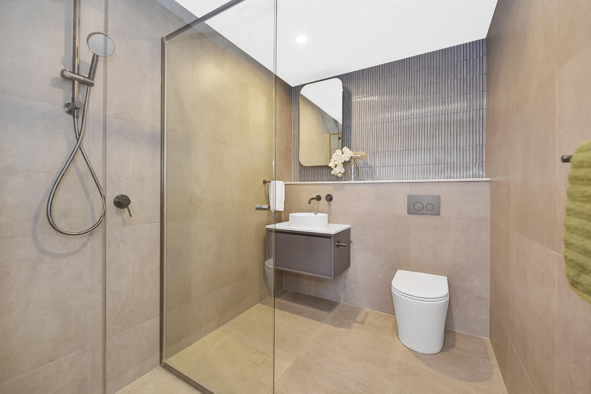 Sterling, Lane Cove North