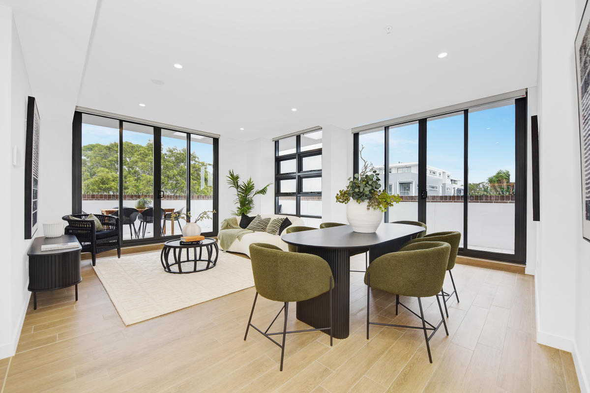 Sterling, Lane Cove North