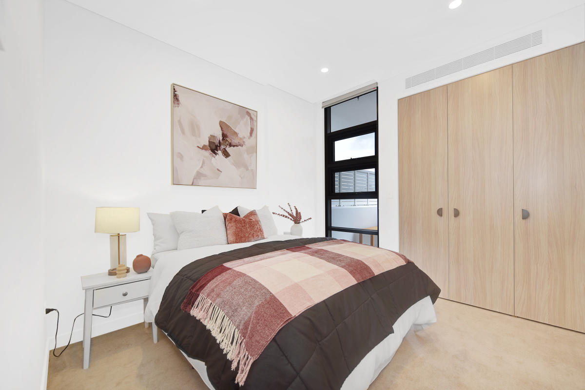 Sterling, Lane Cove North