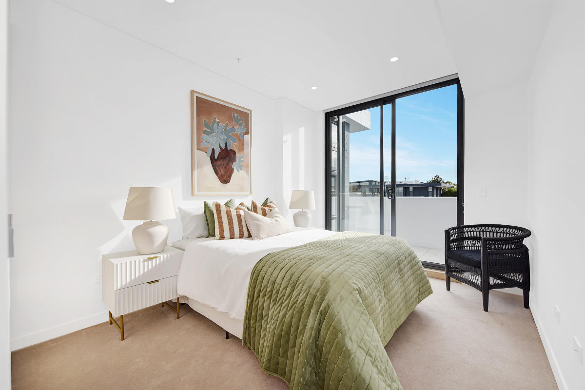 Sterling, Lane Cove North