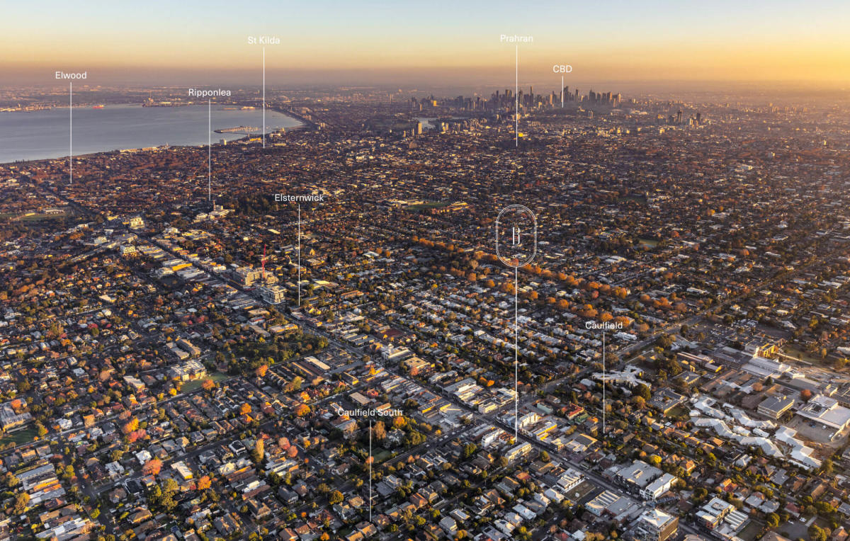 Broadway, Caulfield South