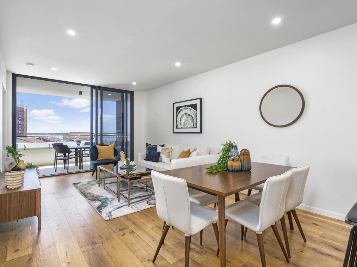 Summit on Broadwater