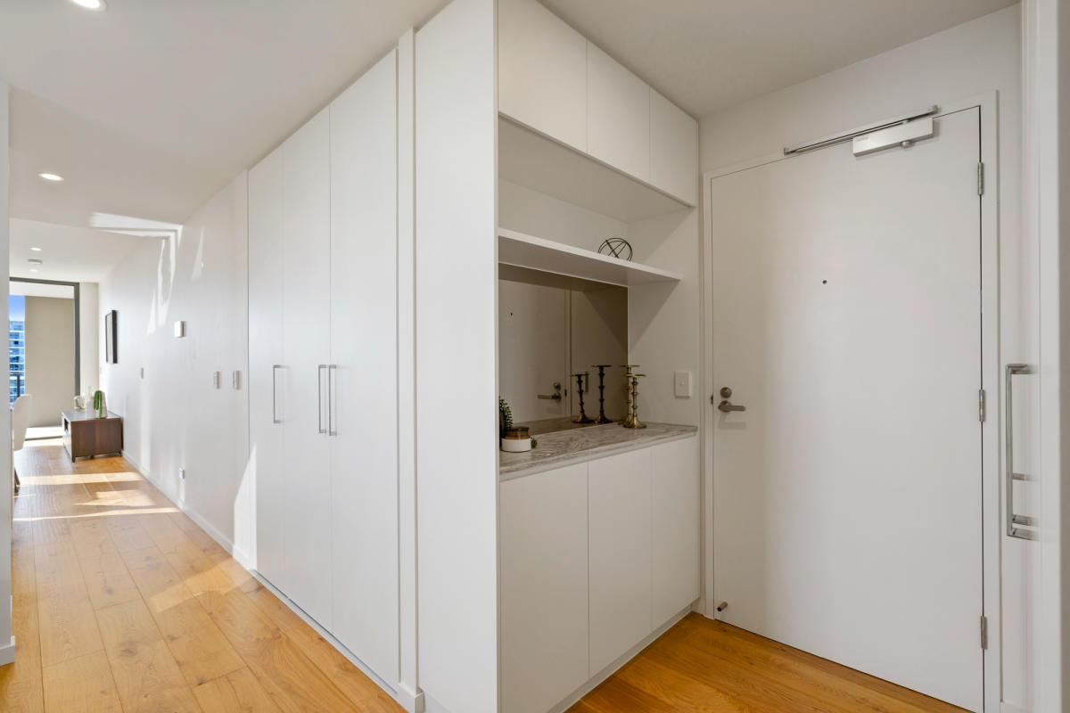 Summit on Broadwater