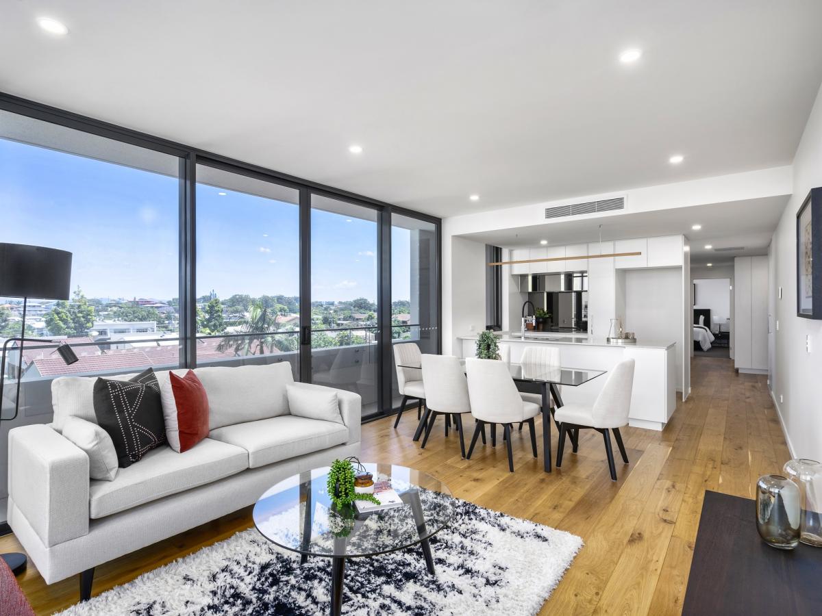 Summit on Broadwater