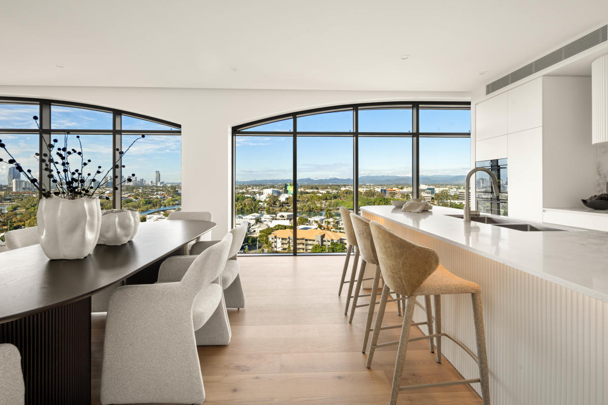 Greenwich, Surfers Paradise