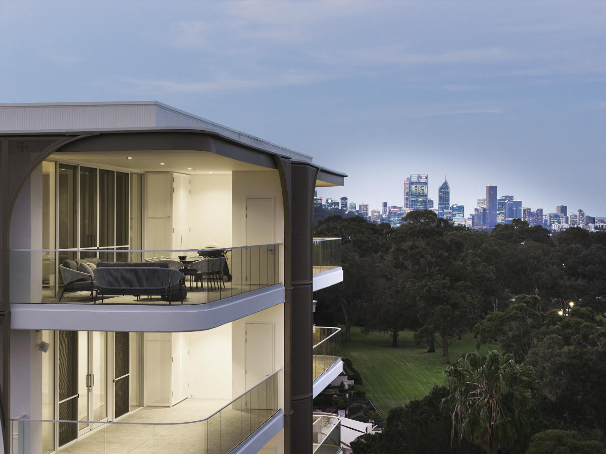 Broadway on the Bay, Crawley