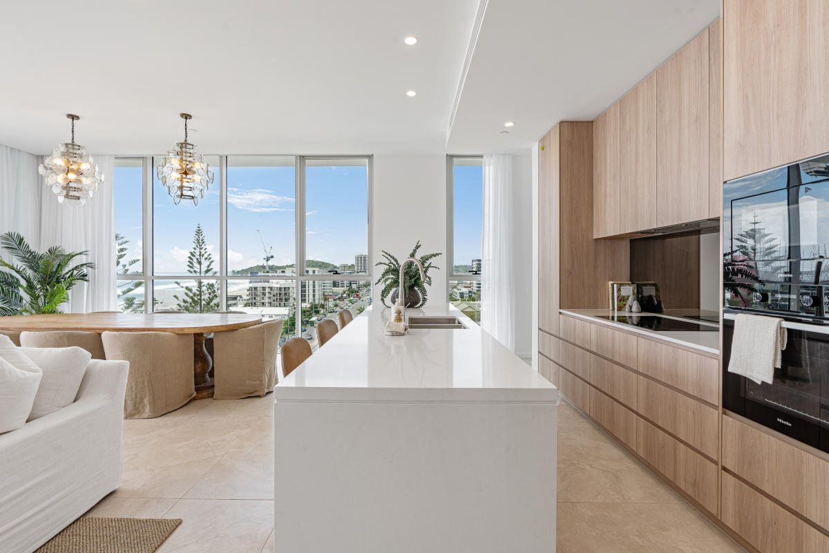 EVA Tenth Avenue, Palm Beach