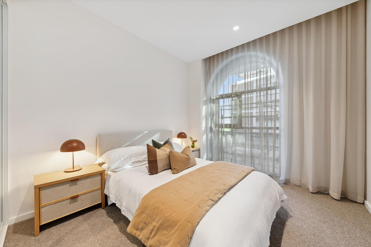 Broadway on the Bay, Crawley